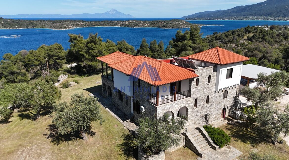 ΠΩΛΕΙΤΑΙ – Βίλα Στη Φτερωτή Βουρβουρού (Χαλκιδική) Με Θέα Στη Θάλασσα, ID1245