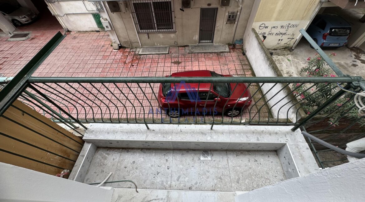 ΠΩΛΕΙΤΑΙ – Σούπερ Ανακαινισμένο Στούντιο Στο Κέντρο Της Θεσσαλονίκης, ID1282