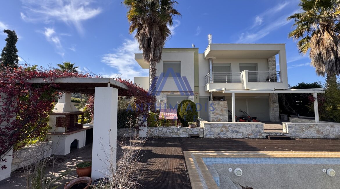 ΠΩΛΕΙΤΑΙ – Βίλα Στο Πευκοχώρι Με Θέα Στη Θάλασσα, ID1316