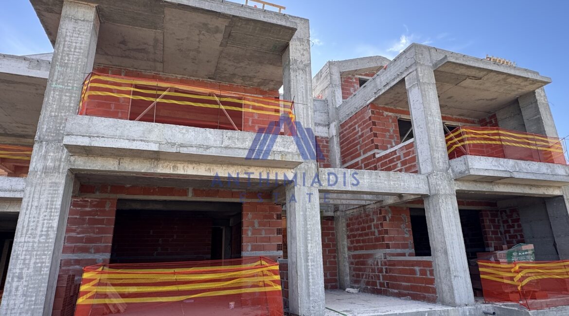 ΠΩΛΕΙΤΑΙ – Μεζονέτα Στο Πολύχρονο Με Θέα Στη Θάλασσα, ID1313