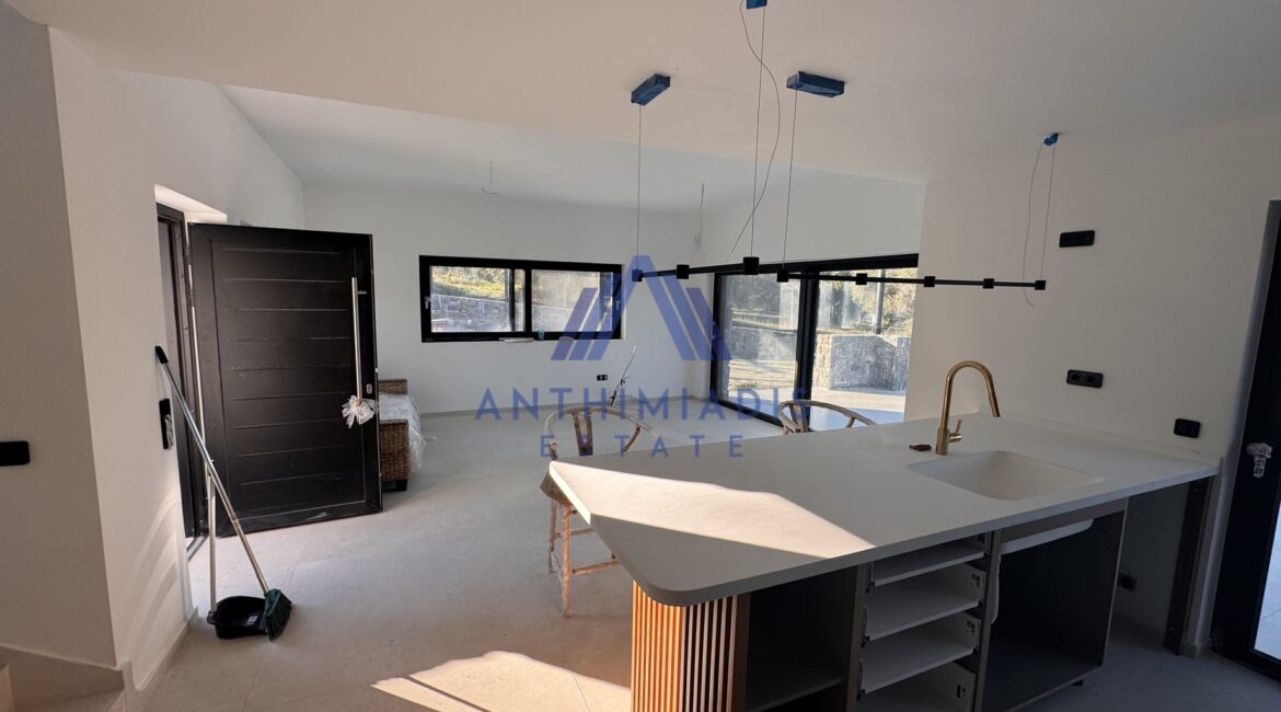 ΠΩΛΕΙΤΑΙ – Μεζονέτα Στο Πευκοχώρι Με Θέα Στη Θάλασσα, ID1319