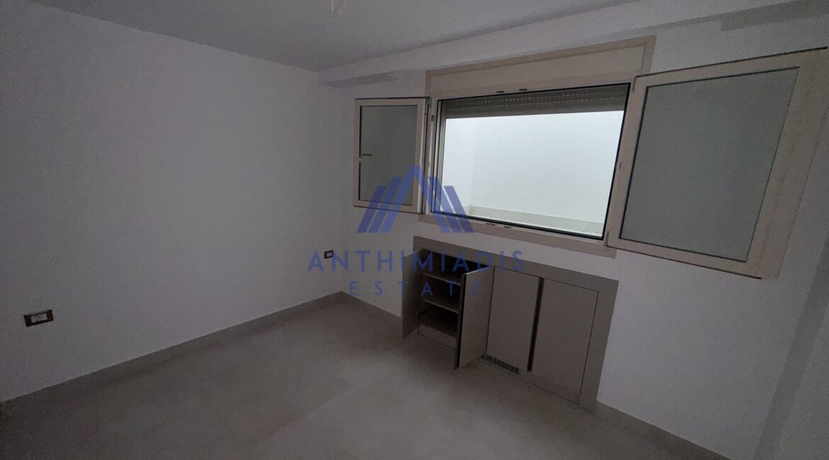 ΠΩΛΕΙΤΑΙ – Νεόδμητη Βίλα Στο Πευκοχώρι Με Θέα Στη Θάλασσα, ID1317