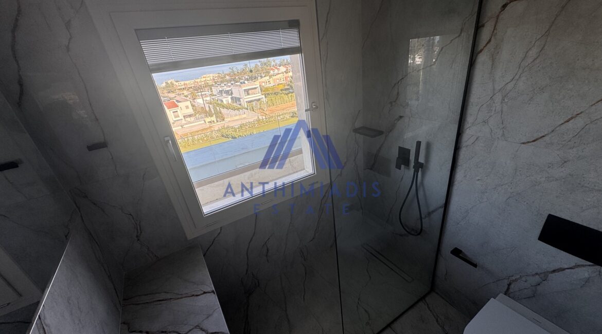 ΠΩΛΕΙΤΑΙ – Νεόδμητη Βίλα Στο Πευκοχώρι Με Θέα Στη Θάλασσα, ID1317