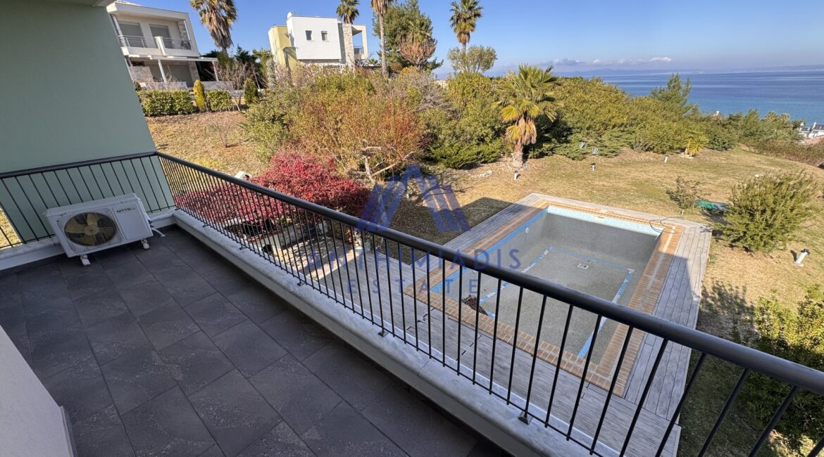 ΠΩΛΕΙΤΑΙ – Βίλα Στο Πευκοχώρι Με Θέα Στη Θάλασσα, ID1315