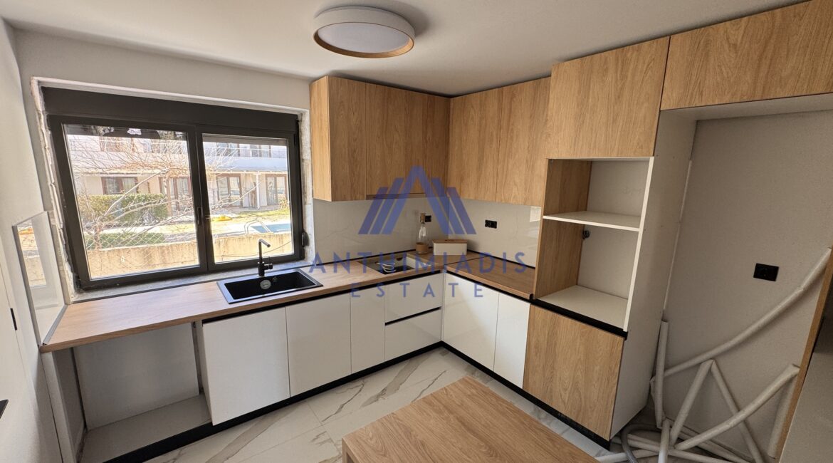 ΠΩΛΕΙΤΑΙ – Μεζονέτα Στο Κέντρο Του Πευκοχωρίου, ID1123