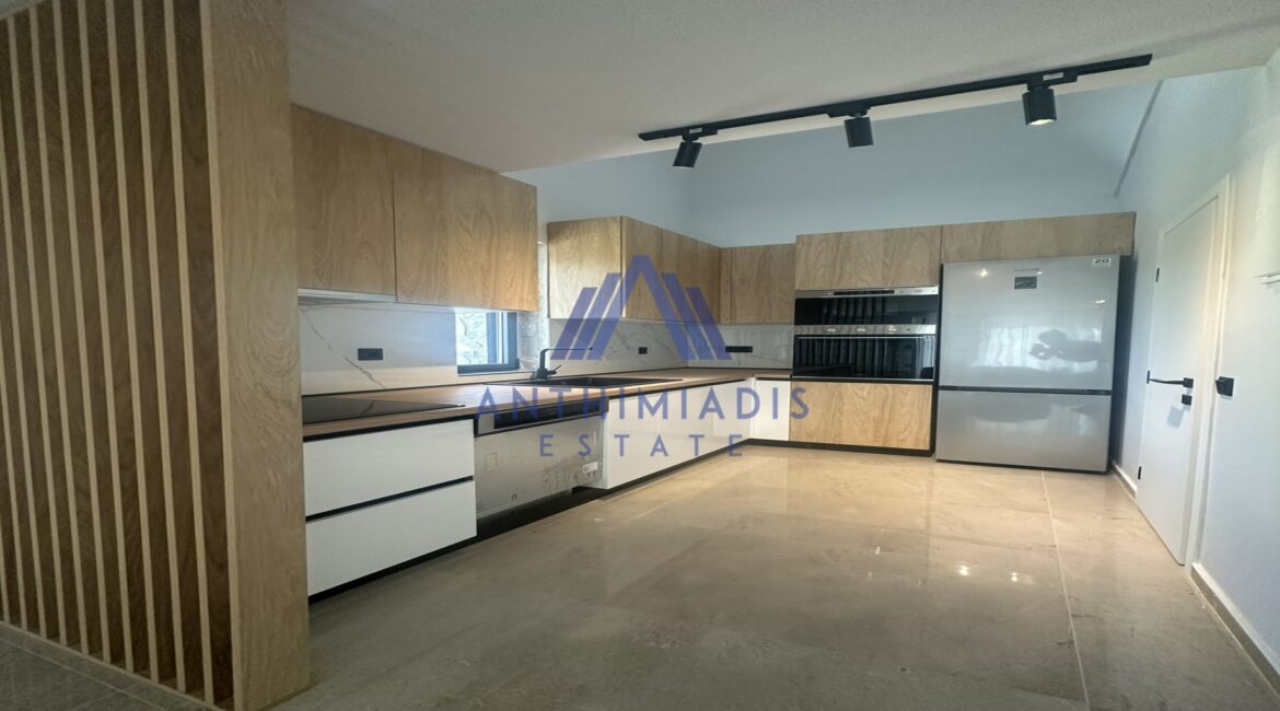 ΠΩΛΕΙΤΑΙ – Μεζονέτα Στο Κέντρο Του Πευκοχωρίου, ID1122