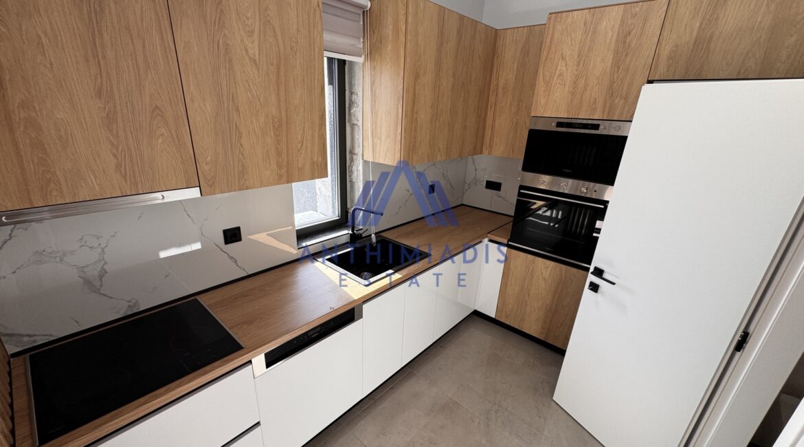 ΠΩΛΕΙΤΑΙ – Μεζονέτα Στο Κέντρο Του Πευκοχωρίου, ID1122