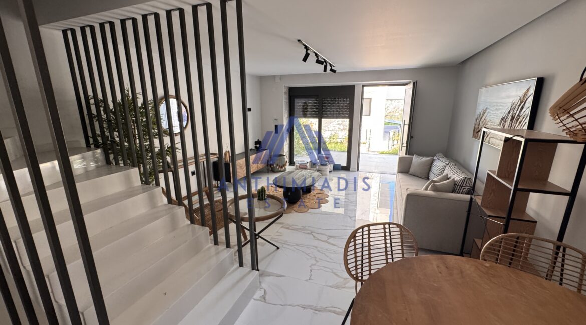 ΠΩΛΕΙΤΑΙ – Μεζονέτα Στο Κέντρο Του Πευκοχωρίου, ID1123