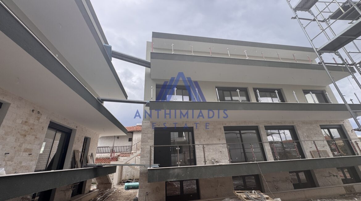 ΠΩΛΕΙΤΑΙ – Nεόδμητη Mεζονέτα Στη Νικήτη Κοντά Στη Θάλασσα, ID1338