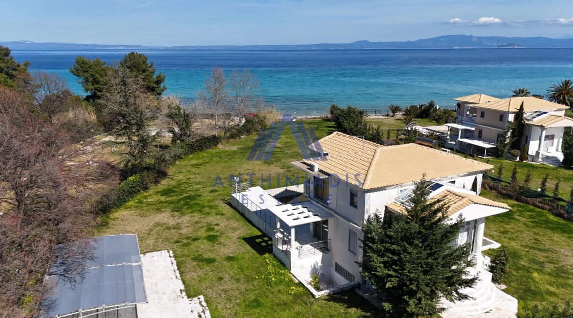 ΠΩΛΕΙΤΑΙ – Πολυτελής Μαρμάρινη Βίλα Στη Χανιώτη Μπροστά Στη Θάλασσα, ID1343