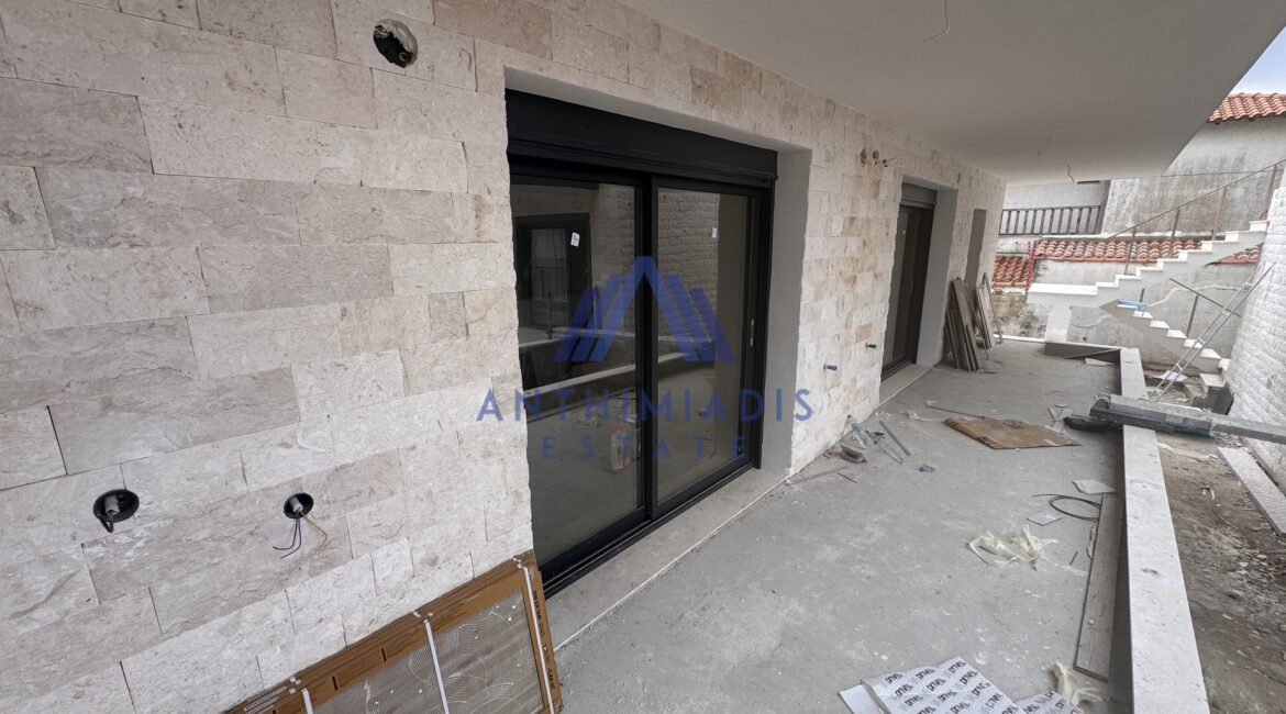 ΠΩΛΕΙΤΑΙ – Nεόδμητη Mεζονέτα Στη Νικήτη Κοντά Στη Θάλασσα, ID1247