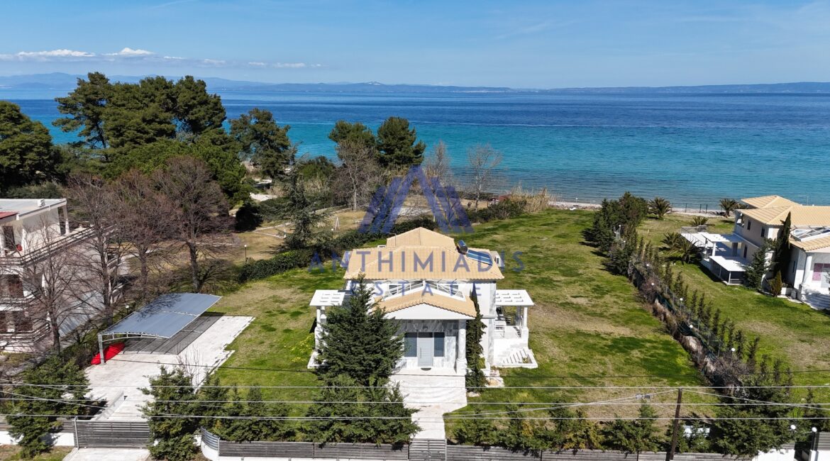 ΠΩΛΕΙΤΑΙ – Πολυτελής Μαρμάρινη Βίλα Στη Χανιώτη Μπροστά Στη Θάλασσα, ID1343