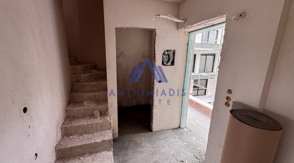 ΠΩΛΕΙΤΑΙ – Nεόδμητη Mεζονέτα Στη Νικήτη Κοντά Στη Θάλασσα, ID1337