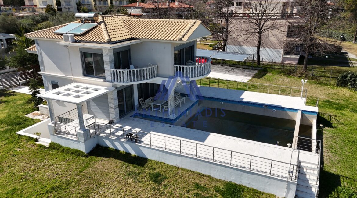 ΠΩΛΕΙΤΑΙ – Πολυτελής Μαρμάρινη Βίλα Στη Χανιώτη Μπροστά Στη Θάλασσα, ID1343