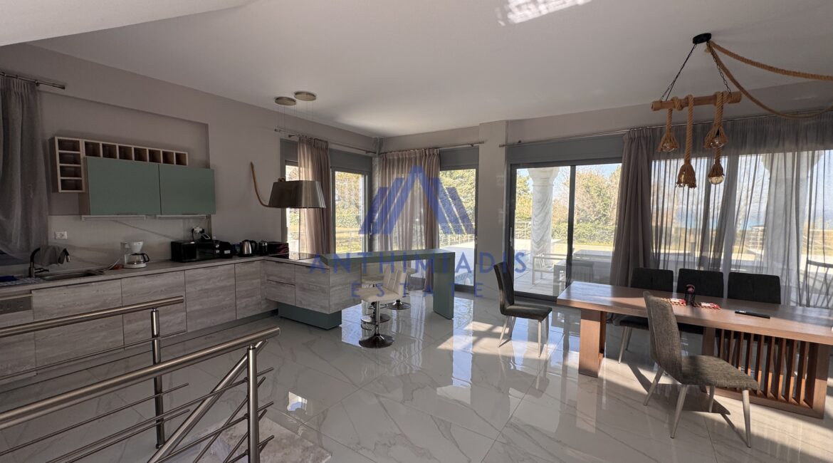 ΠΩΛΕΙΤΑΙ – Πολυτελής Μαρμάρινη Βίλα Στη Χανιώτη Μπροστά Στη Θάλασσα, ID1343