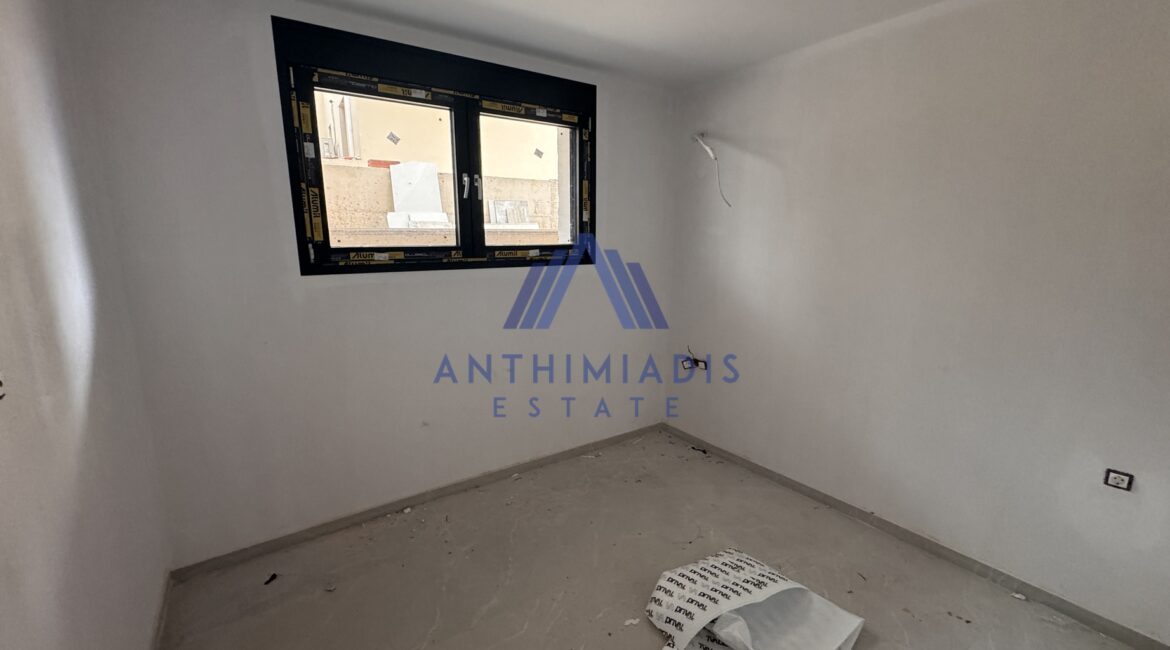 ΠΩΛΕΙΤΑΙ – Nεόδμητη Mεζονέτα Στη Νικήτη Κοντά Στη Θάλασσα, ID1338