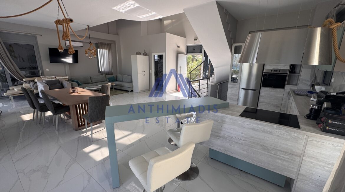 ΠΩΛΕΙΤΑΙ – Πολυτελής Μαρμάρινη Βίλα Στη Χανιώτη Μπροστά Στη Θάλασσα, ID1343