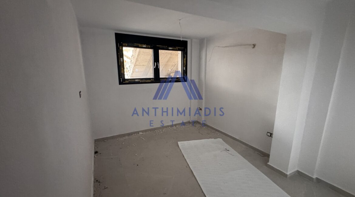 ΠΩΛΕΙΤΑΙ – Nεόδμητη Mεζονέτα Στη Νικήτη Κοντά Στη Θάλασσα, ID1247