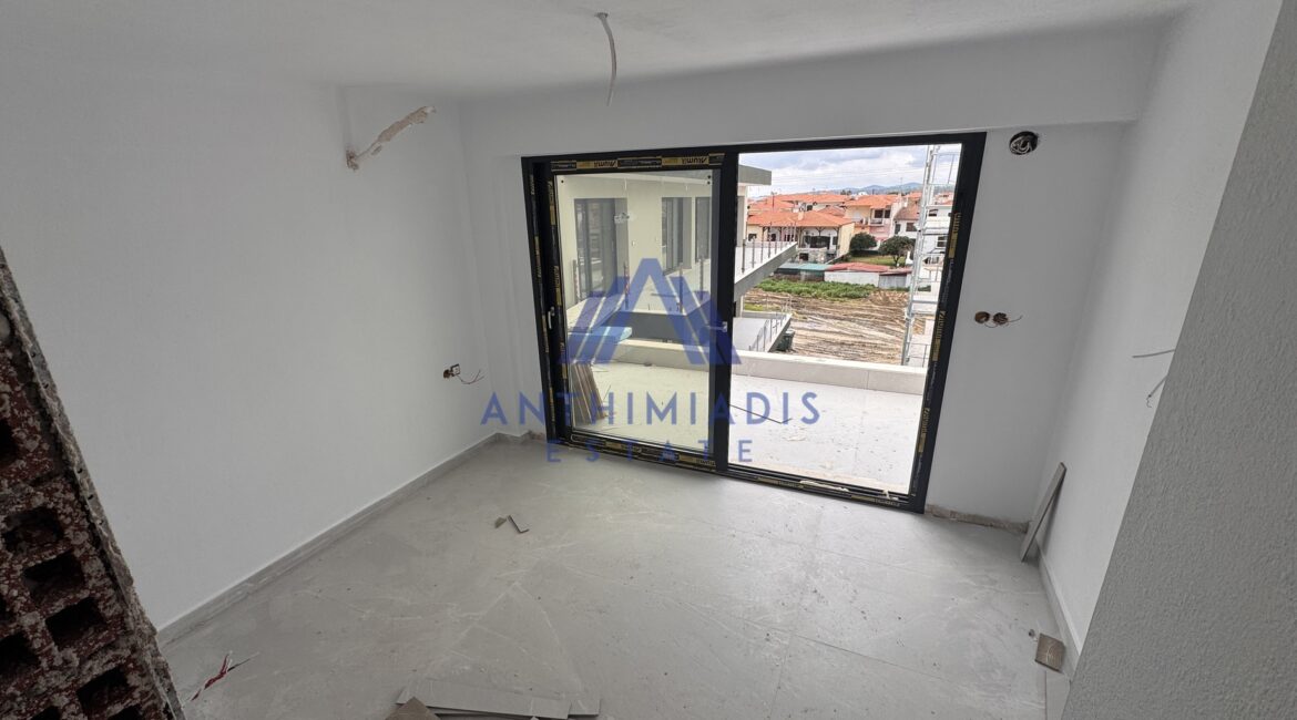 ΠΩΛΕΙΤΑΙ – Nεόδμητη Mεζονέτα Στη Νικήτη Κοντά Στη Θάλασσα, ID1248