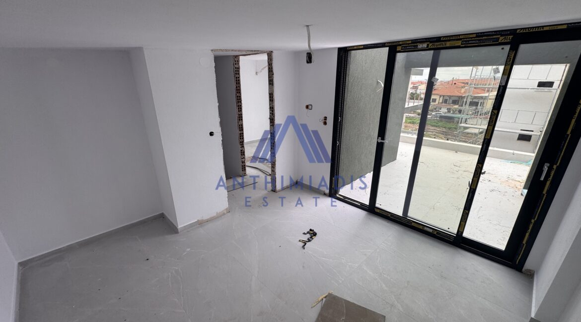 ΠΩΛΕΙΤΑΙ – Nεόδμητη Mεζονέτα Στη Νικήτη Κοντά Στη Θάλασσα, ID1248