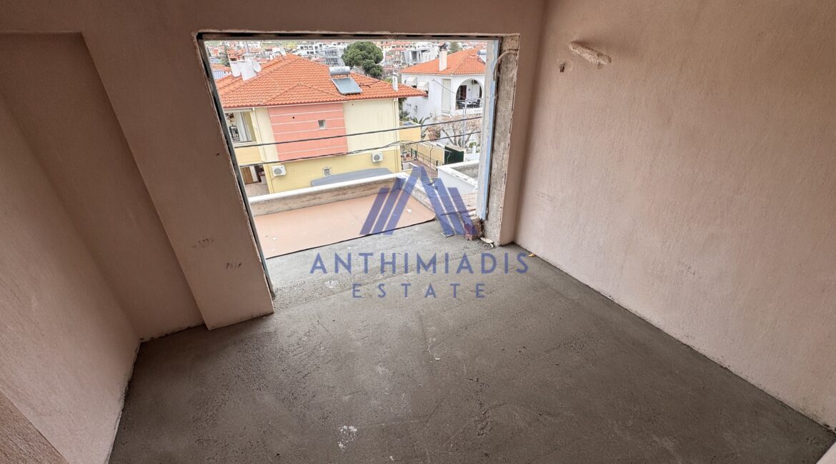 ΠΩΛΕΙΤΑΙ – Nεόδμητη Mεζονέτα Στη Νικήτη Κοντά Στη Θάλασσα, ID1337