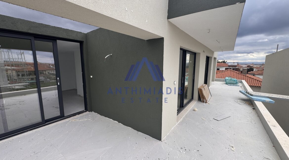 ΠΩΛΕΙΤΑΙ – Nεόδμητη Mεζονέτα Στη Νικήτη Κοντά Στη Θάλασσα, ID1248