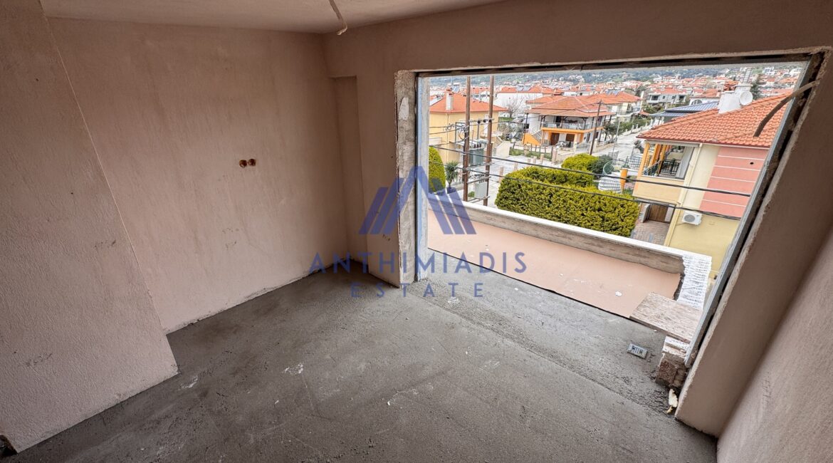 ΠΩΛΕΙΤΑΙ – Nεόδμητη Mεζονέτα Στη Νικήτη Κοντά Στη Θάλασσα, ID1337