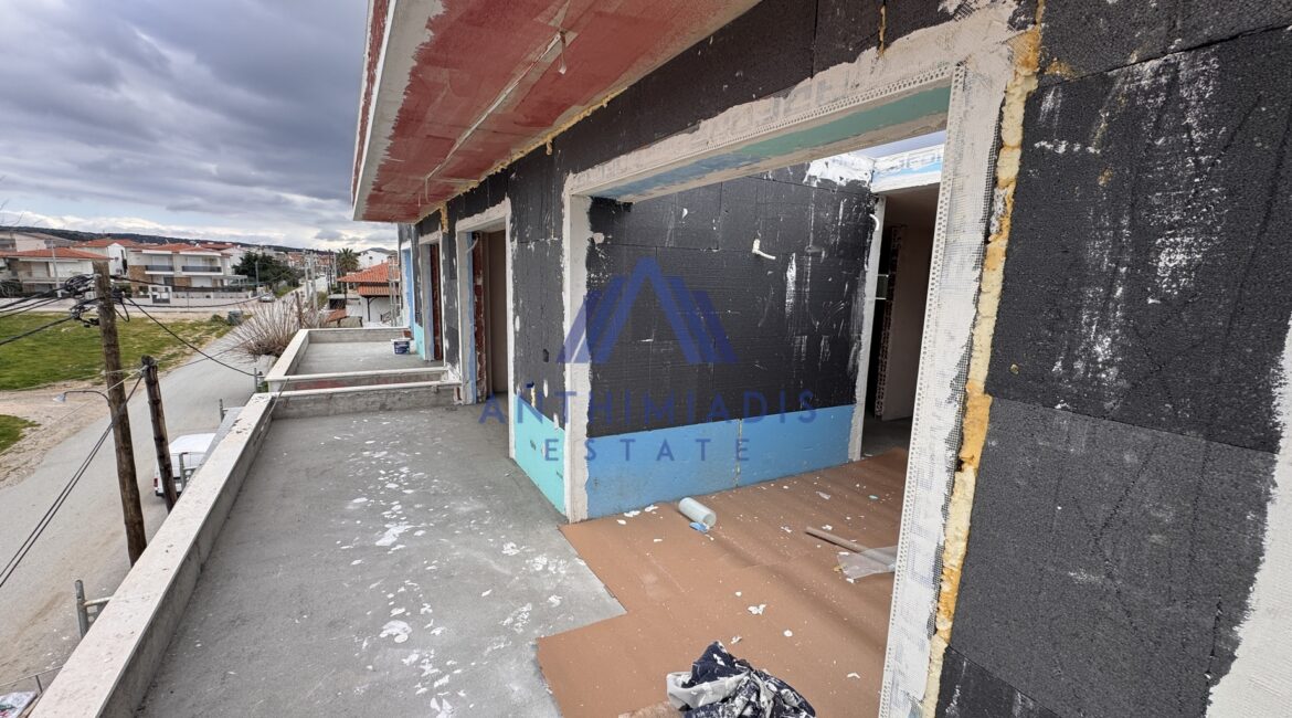 ΠΩΛΕΙΤΑΙ – Nεόδμητη Mεζονέτα Στη Νικήτη Κοντά Στη Θάλασσα, ID1337