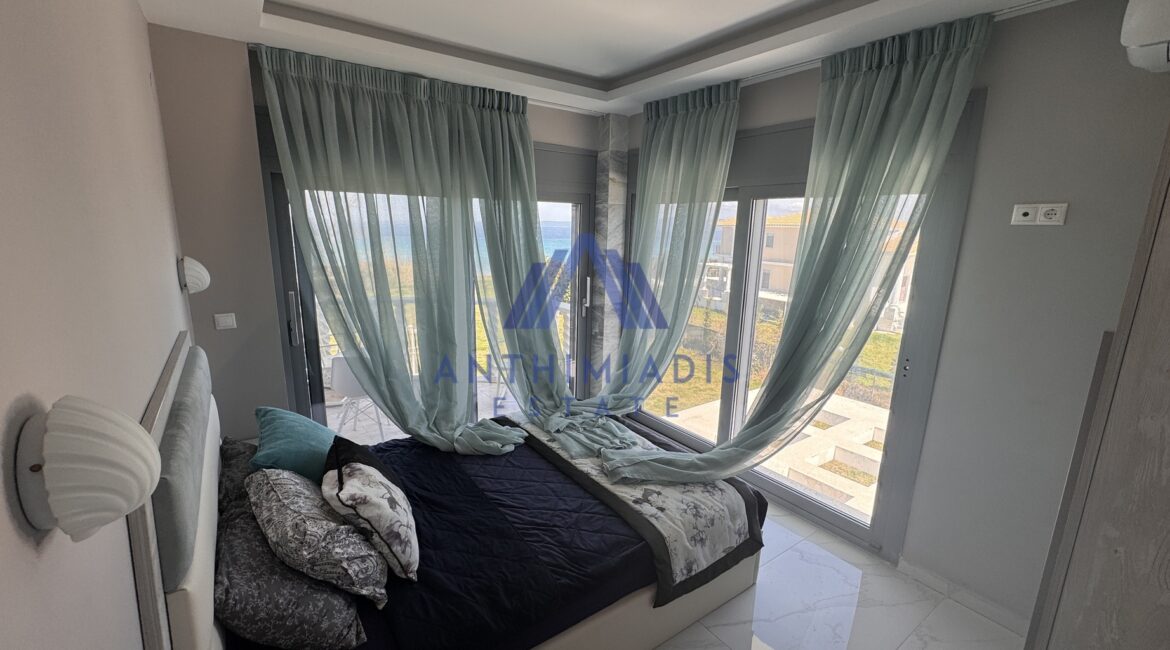 ΠΩΛΕΙΤΑΙ – Πολυτελής Μαρμάρινη Βίλα Στη Χανιώτη Μπροστά Στη Θάλασσα, ID1343