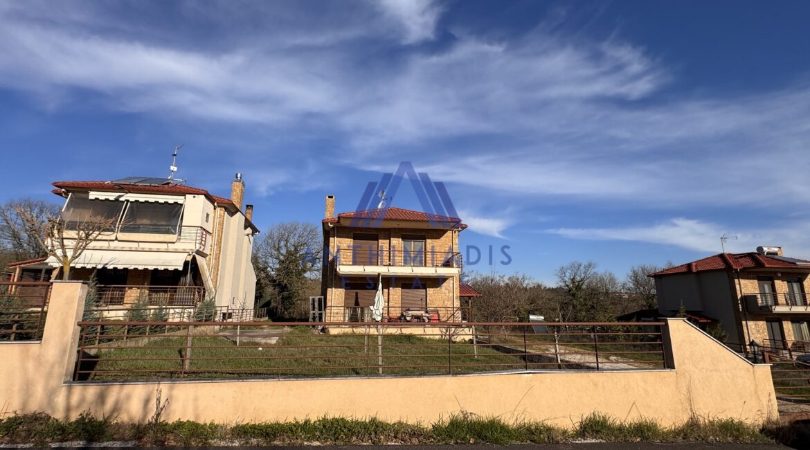 ΠΩΛΕΙΤΑΙ – Μονοκατοικία Στο Μελισσοχώρι Με Πανοραμική Θέα Σε Βουνό, ID1339