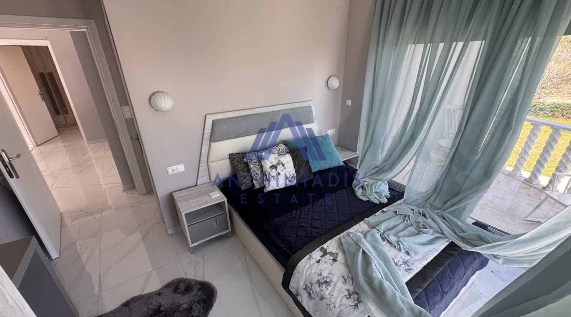 ΠΩΛΕΙΤΑΙ – Πολυτελής Μαρμάρινη Βίλα Στη Χανιώτη Μπροστά Στη Θάλασσα, ID1343