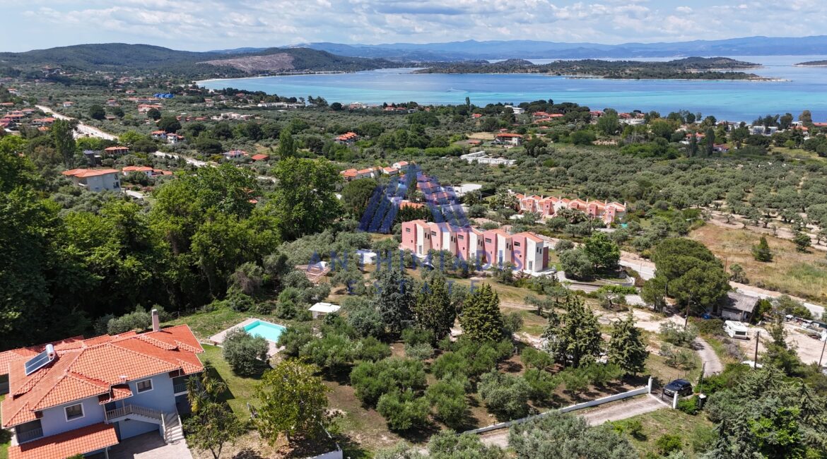 ΠΩΛΕΙΤΑΙ – Εξαιρετική Βίλα Στη Βουρβουρού Με Θέα Στη Θάλασσα, ID1358